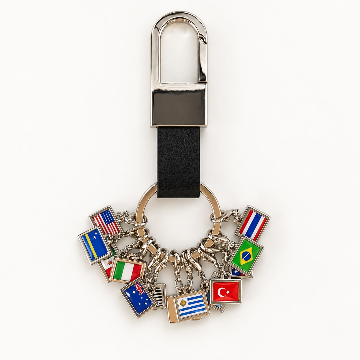 Bag Charm Mundo Afora | chaveiro colecionável com 15 bandeiras
